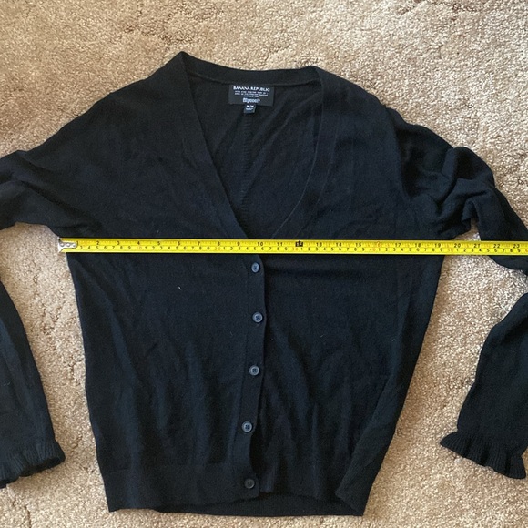 Banana Republic Italian Superloft Ruffle Cuff Cardigan- M - Picture 3 of 6